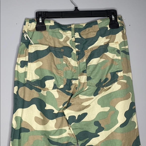 Mother The Shaker Chop Crop Printed Jeans in - Picture 6 of 8